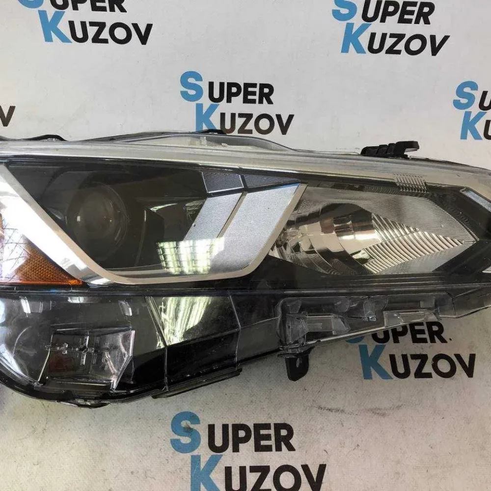 Купити Фара правая Nissan Altima 2019 2020 Halogen Оригинал Америка Б/у 26010-6CA0A в Київ на bibibka.com 2