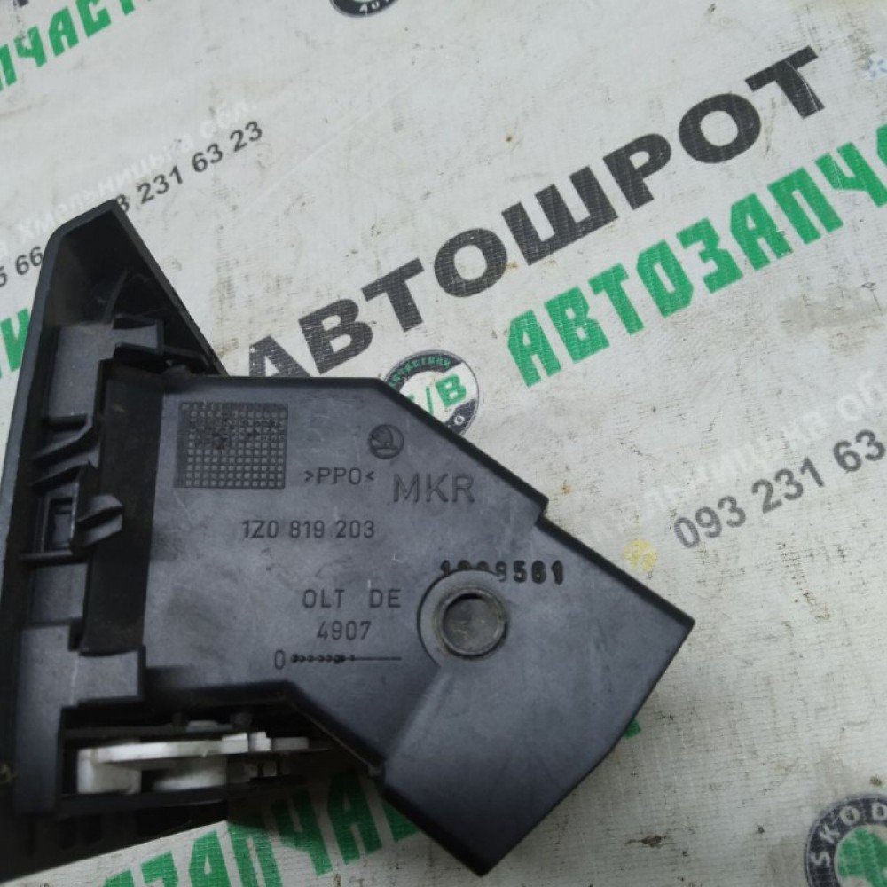 Купити Дефлектор повітряний задній 1Z 819 203 в Шепетівка на bibibka.com 1