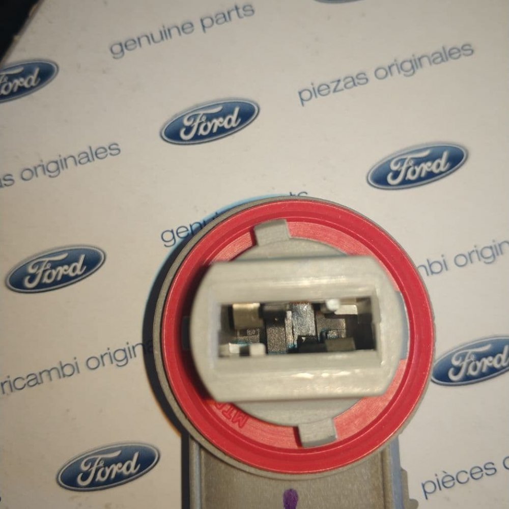 Купити Патрон лампи  повороту Ford Kuga/Escape 2013-2015  5T2Z 13411-A в Київ на bibibka.com 0